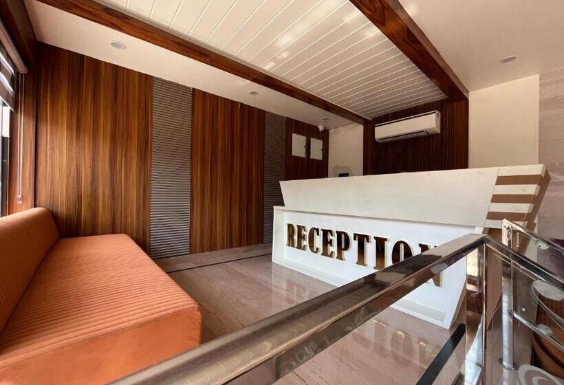 Fabhotel The Vrindavan Inn