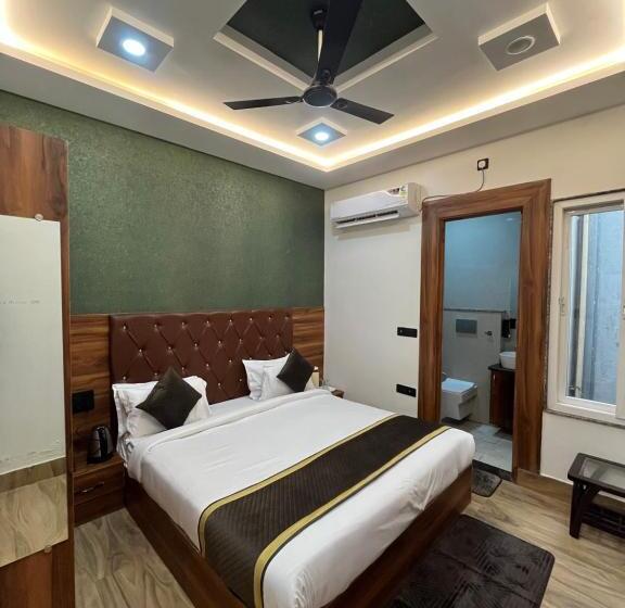 Fabhotel The Vrindavan Inn