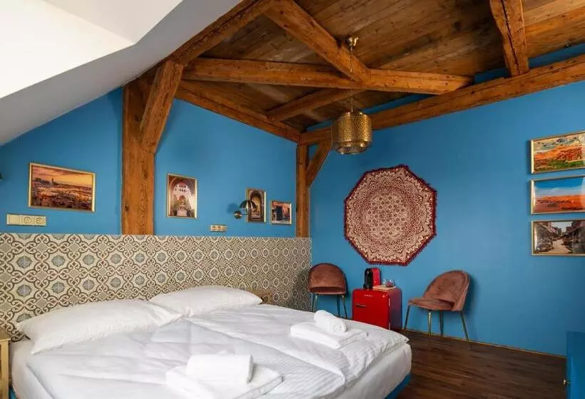 Majatalo Dům U Města Milána   Sedm Dveří, Sedm Světů