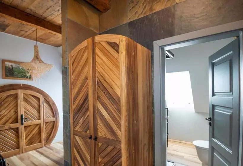 Majatalo Dům U Města Milána   Sedm Dveří, Sedm Světů