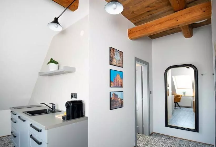 Majatalo Dům U Města Milána   Sedm Dveří, Sedm Světů