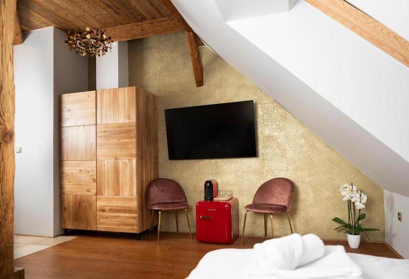 Pensjonat Dům U Města Milána   Sedm Dveří, Sedm Světů