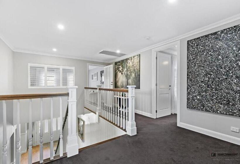 膳宿费 New Haven Garden View Balcony