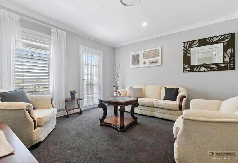 膳宿费 New Haven Garden View Balcony