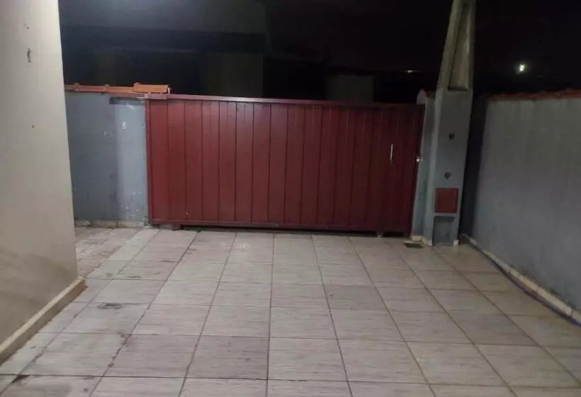 ペンション Quarto Confortavel Com Garagem