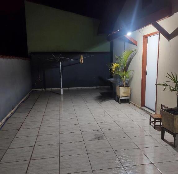 Pension (Hôtel basse catégorie) Quarto Confortavel Com Garagem