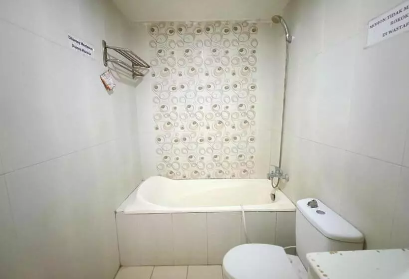 Urbanview Hotel B Liv Kendari By Reddoorz