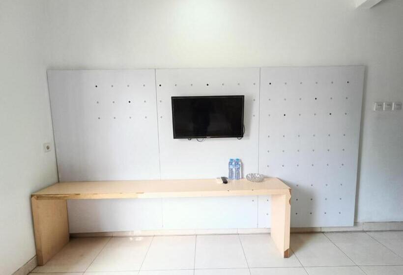 Urbanview Hotel B Liv Kendari By Reddoorz