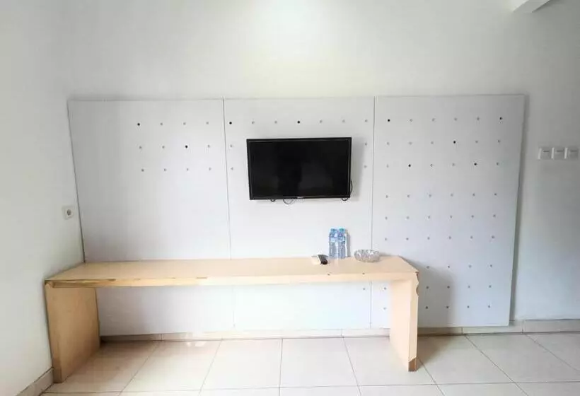 Urbanview Hotel B Liv Kendari By Reddoorz