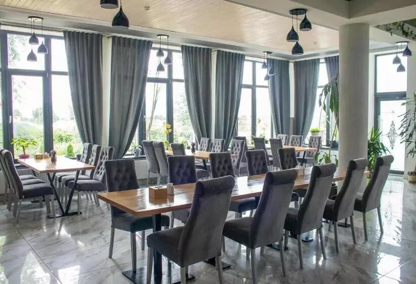 Hotelli готельно ресторанний комплекс фамілія