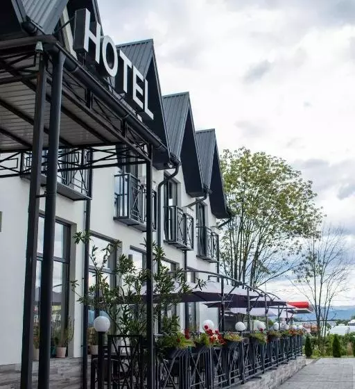 Hotelli готельно ресторанний комплекс фамілія