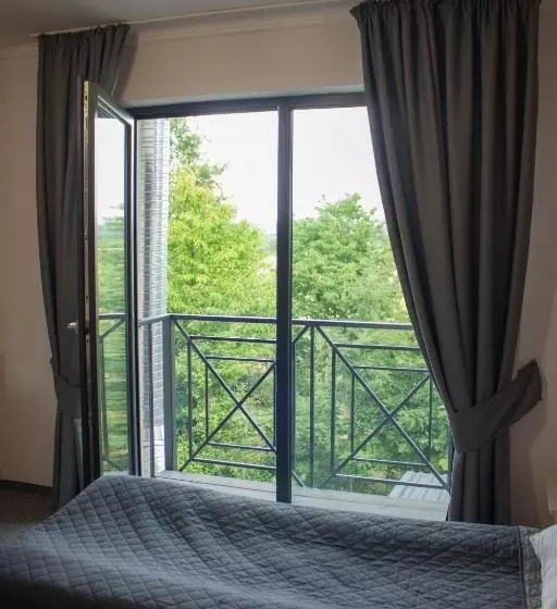 Hotelli готельно ресторанний комплекс фамілія