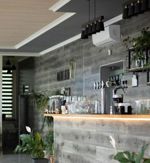 호텔 готельно ресторанний комплекс фамілія