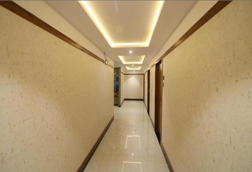 호텔 Black & White