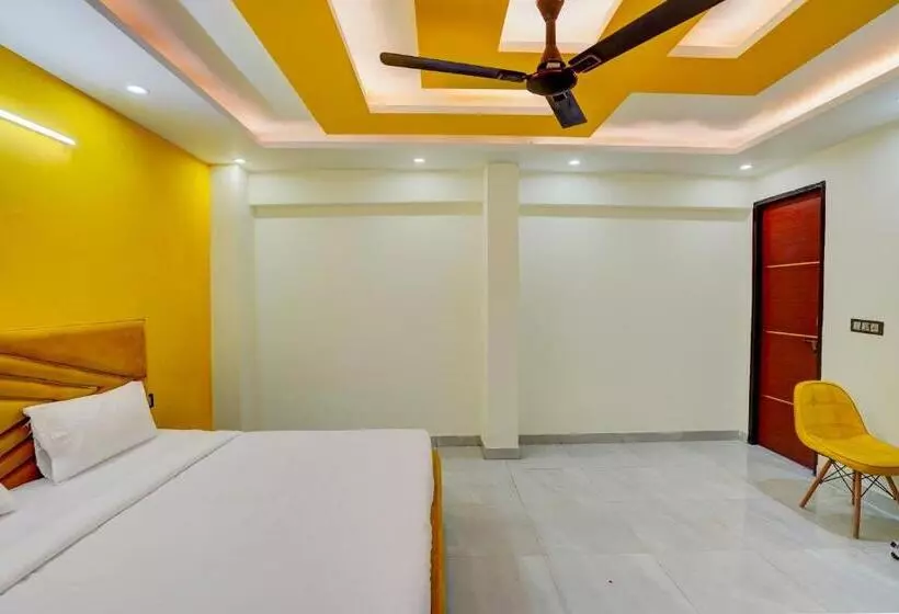 Hotelli Oyo 82107 Golden Inn