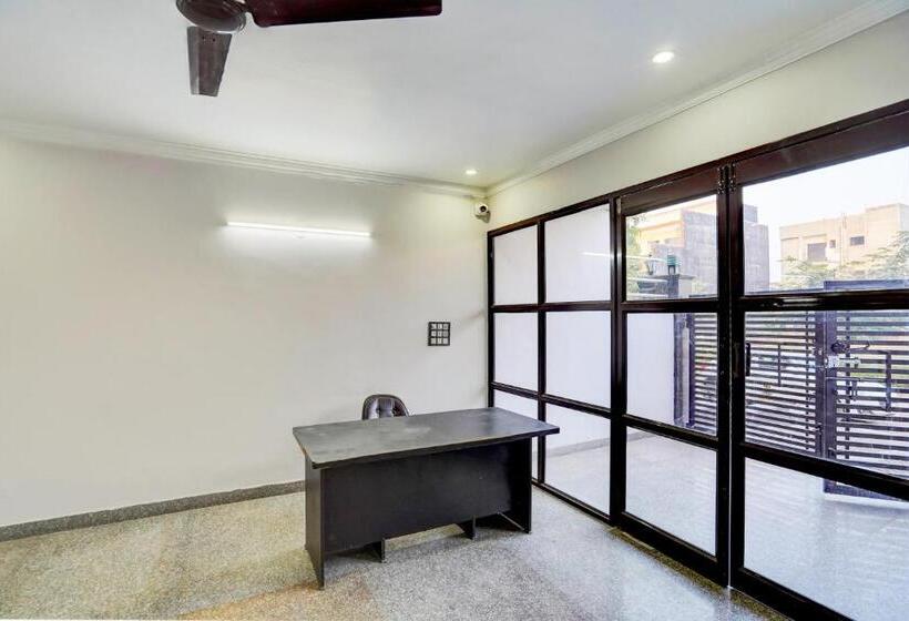 בית מלון כפרי Oyo 82107 Golden Inn