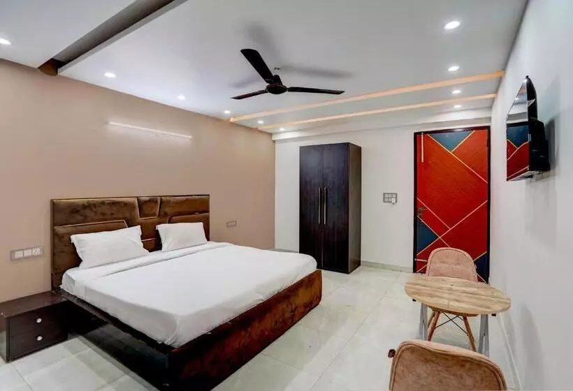 Hotelli Oyo 82107 Golden Inn