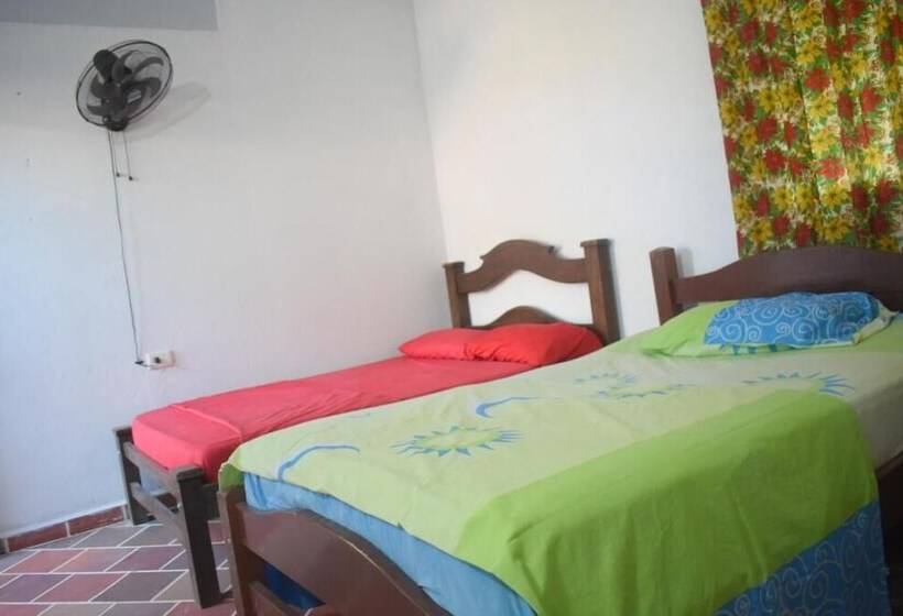 호텔 Shaddai Restaurante Y Hospedaje