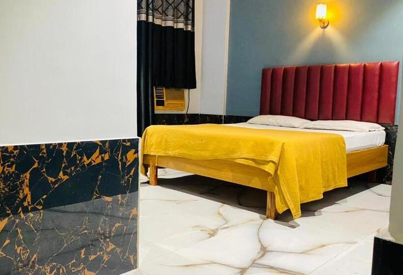 Otel Shunty Lodging & Boarding