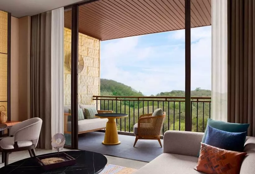 Hotelli Ta’aktana, A Luxury Collection Resort & Spa, Labuan Bajo