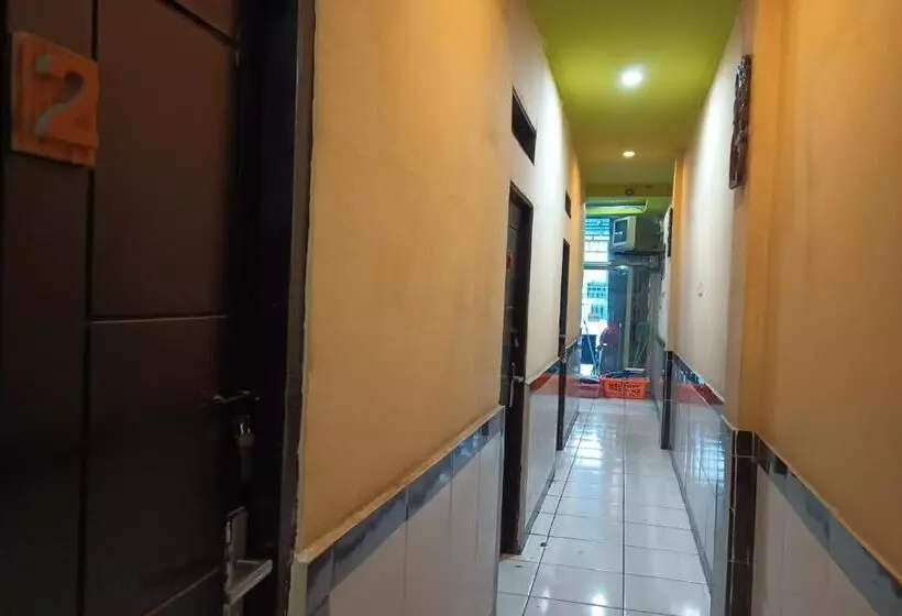 Oyo 93485 Hotel Kenzie Sentani