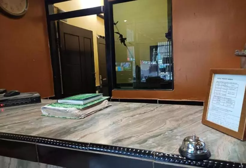 Oyo 93485 Hotel Kenzie Sentani