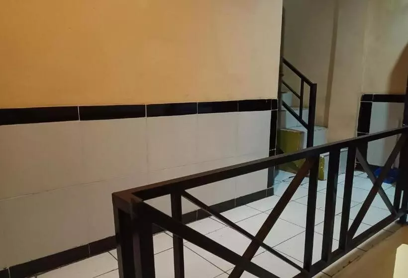 Oyo 93485 Hotel Kenzie Sentani