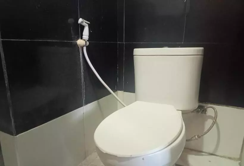 Oyo 93485 Hotel Kenzie Sentani