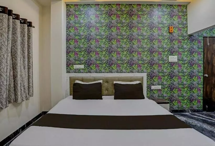 Oyo Hotel G L