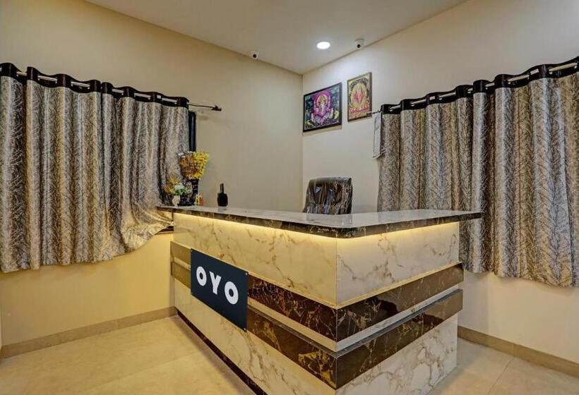 Oyo Hotel G L