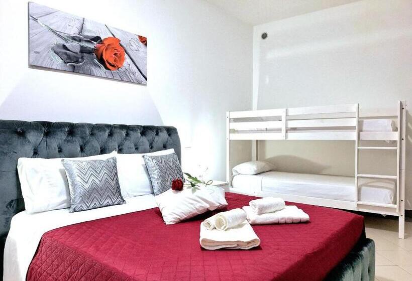 Pensió Black & White