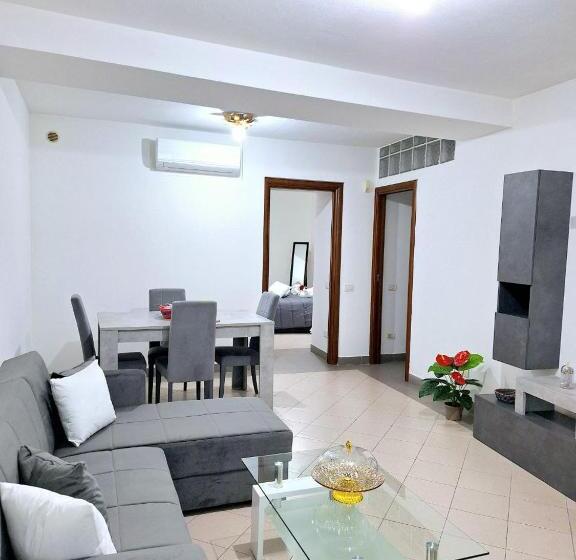 Pensió Black & White