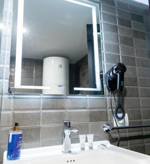 پانسیون Cozzy Loft Blloku Downtown