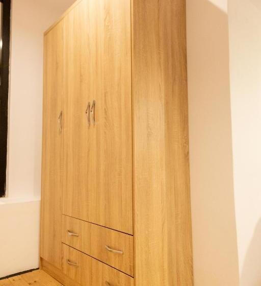 پانسیون Cozzy Loft Blloku Downtown