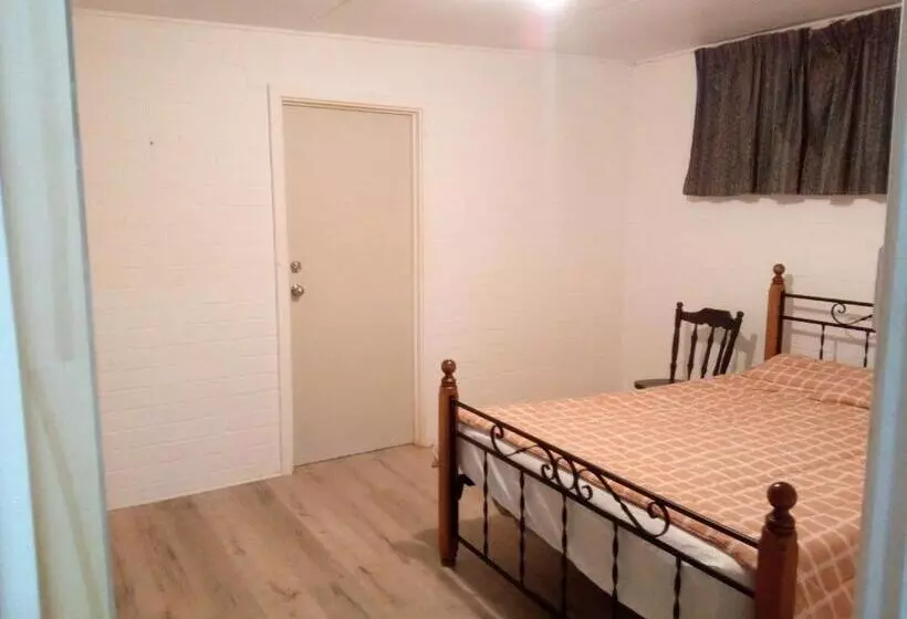 ペンション Homestay Upon Kenwick Station