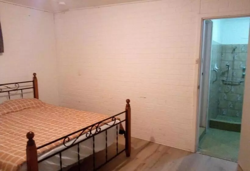 ペンション Homestay Upon Kenwick Station