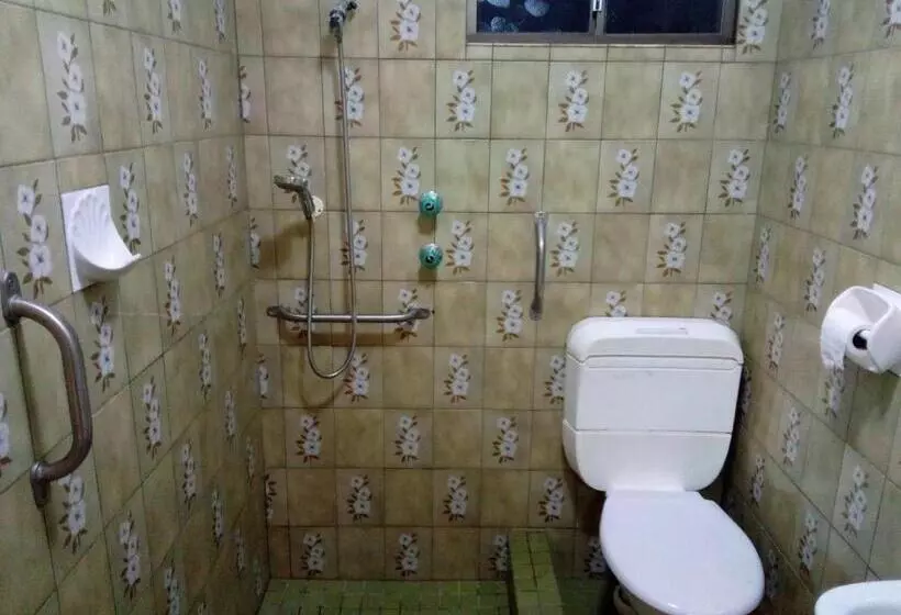 ペンション Homestay Upon Kenwick Station