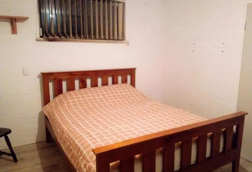 ペンション Homestay Upon Kenwick Station