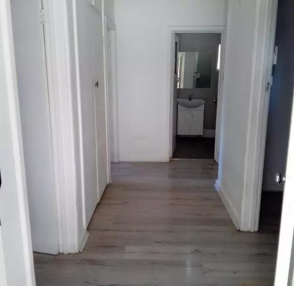 ペンション Homestay Upon Kenwick Station