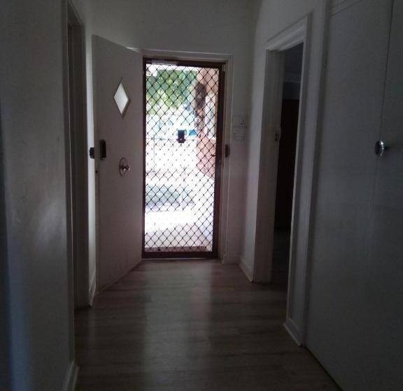 ペンション Homestay Upon Kenwick Station