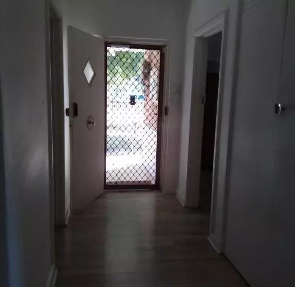 ペンション Homestay Upon Kenwick Station