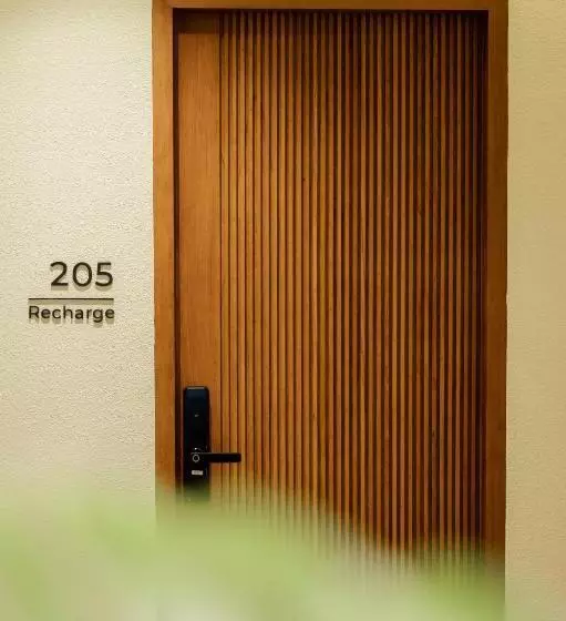 Tasana Bar And Luxury Resort