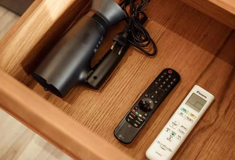 Tasana Bar And Luxury Resort