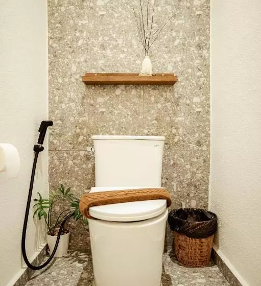 Tasana Bar And Luxury Resort