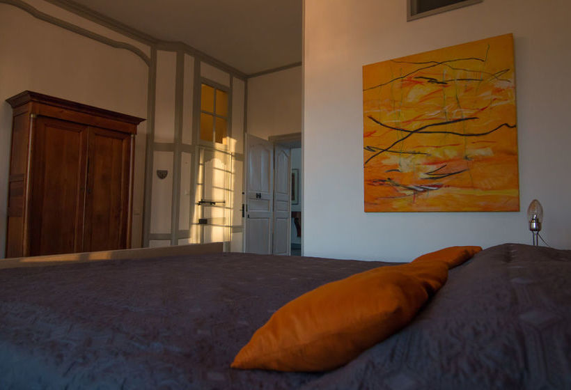 ベッドアンドブレックファースト Le Chateau De Claids