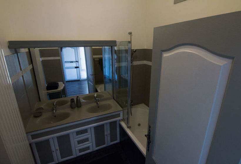 ベッドアンドブレックファースト Le Chateau De Claids