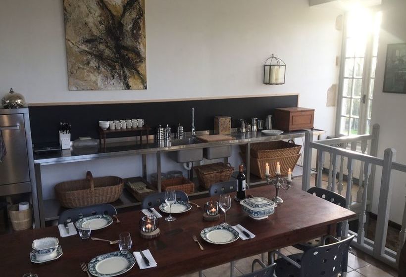 ベッドアンドブレックファースト Le Chateau De Claids