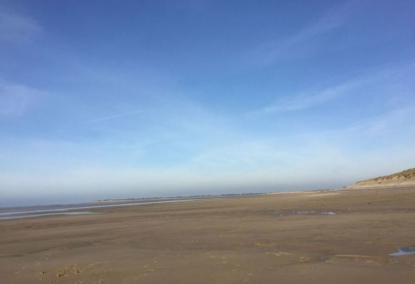 ベッドアンドブレックファースト Le Chateau De Claids