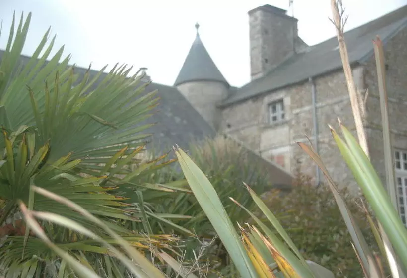 ベッドアンドブレックファースト Le Chateau De Claids