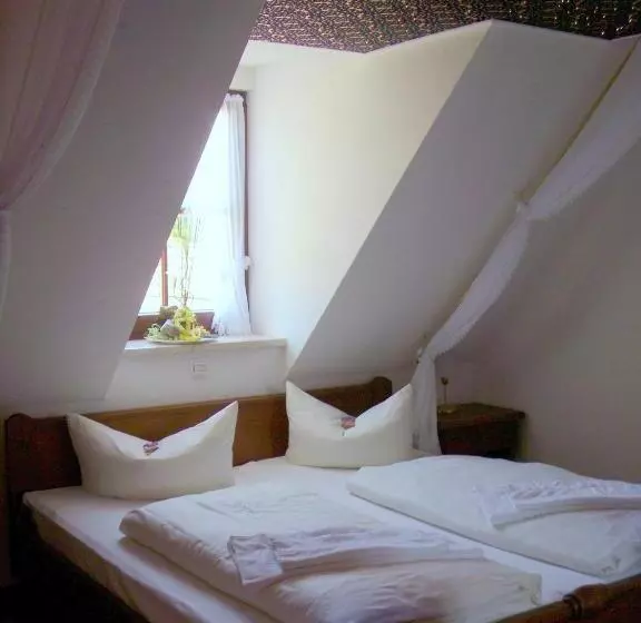 Elegant Hotel Zur Burg